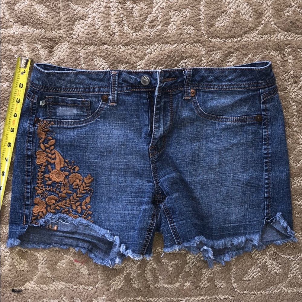17/21 exclusive denim embroidered shorts